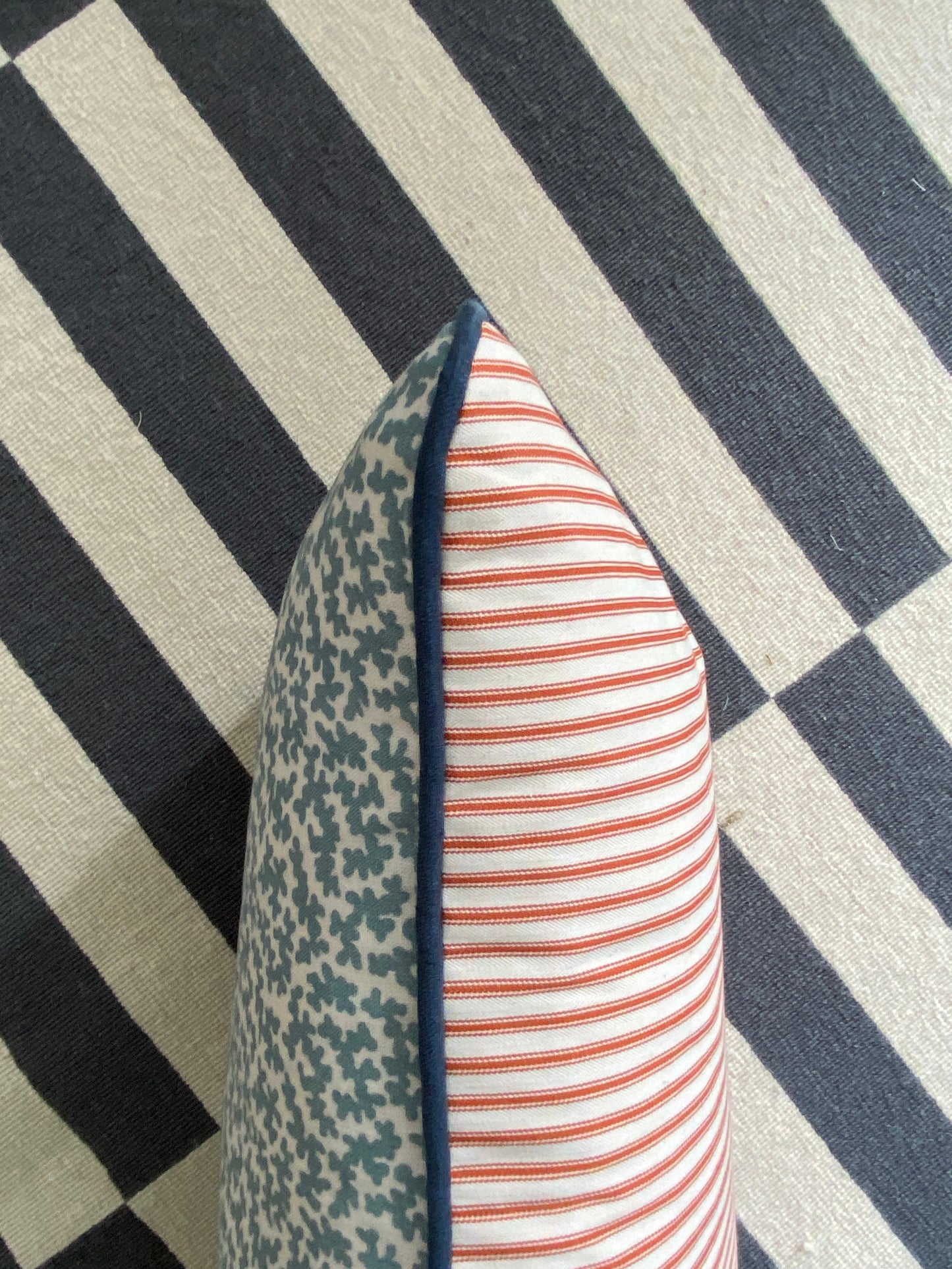 Blue seaweed + blue piping Cushion